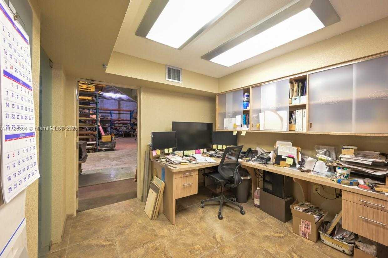 Small Image of 2655 NORTH EAST 188TH ST, Miami Number 9