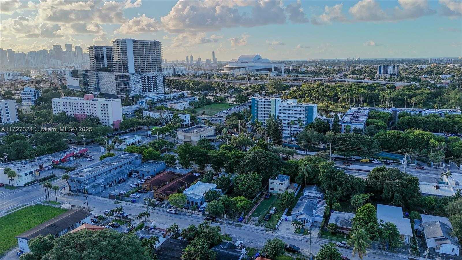 Small Image of 1450 NORTH WEST 17TH AVE, Miami Number 4