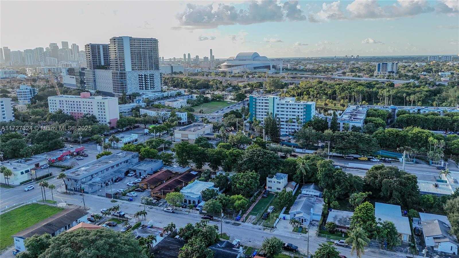 Small Image of 1450 NORTH WEST 17TH AVE, Miami Number 9