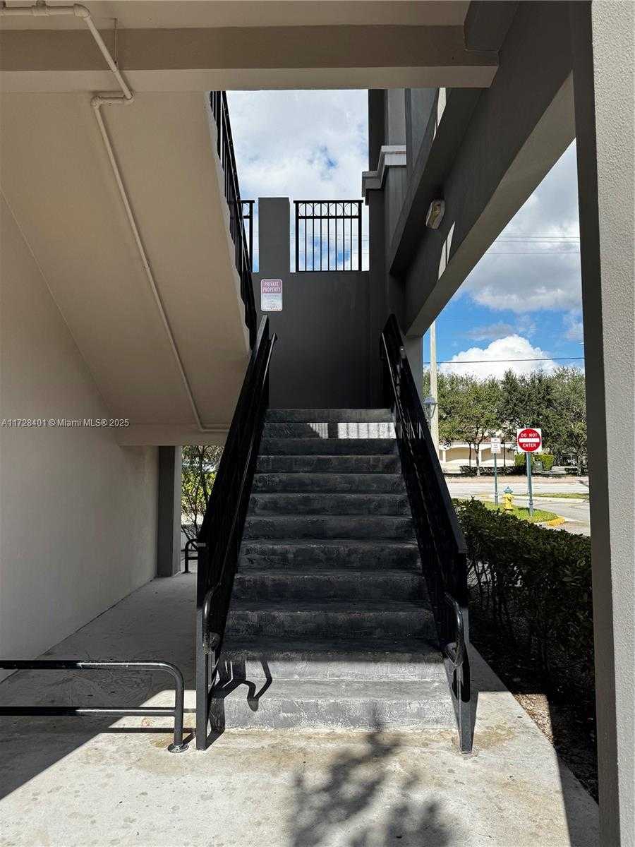 Small Image of Miramar Number 11