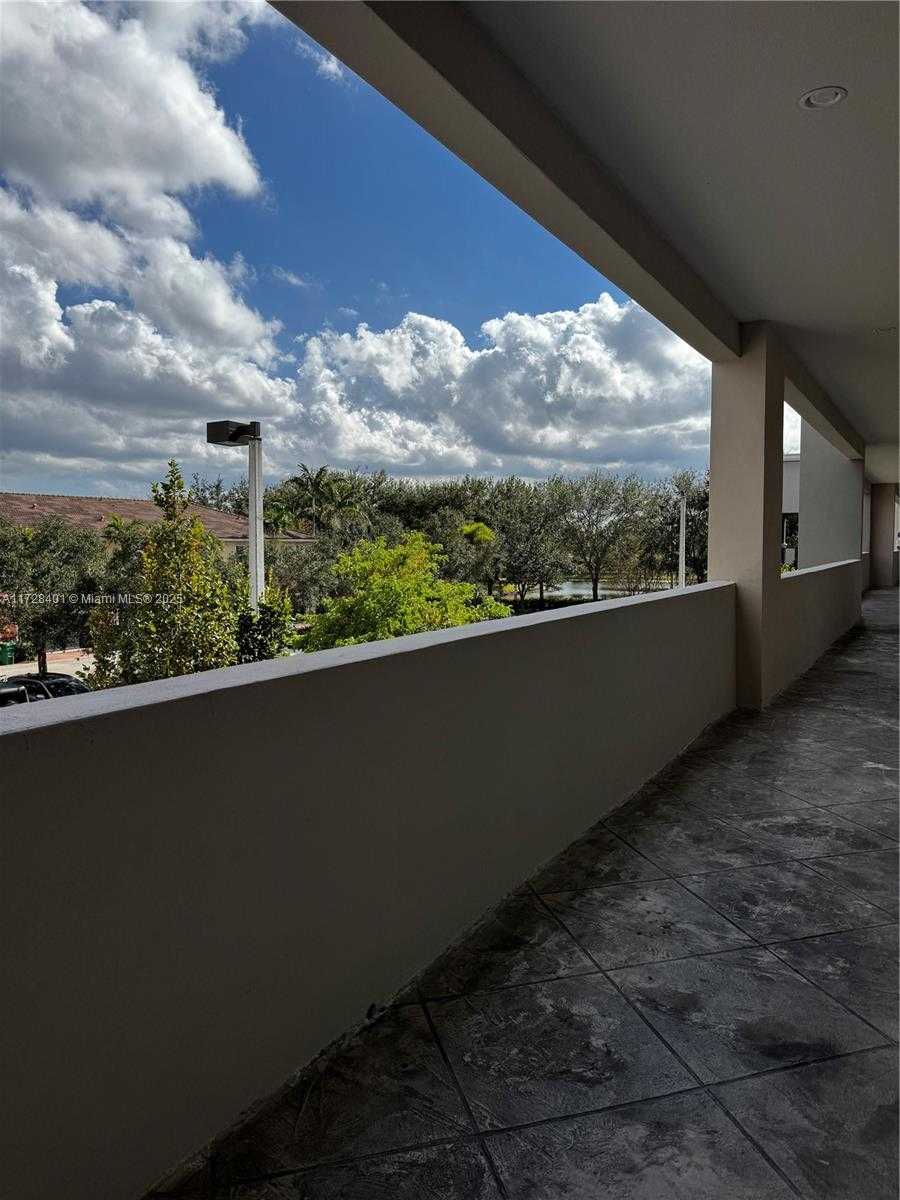 Small Image of Miramar Number 15