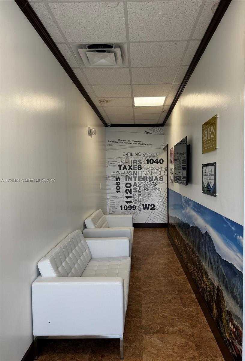 Small Image of Miramar Number 18