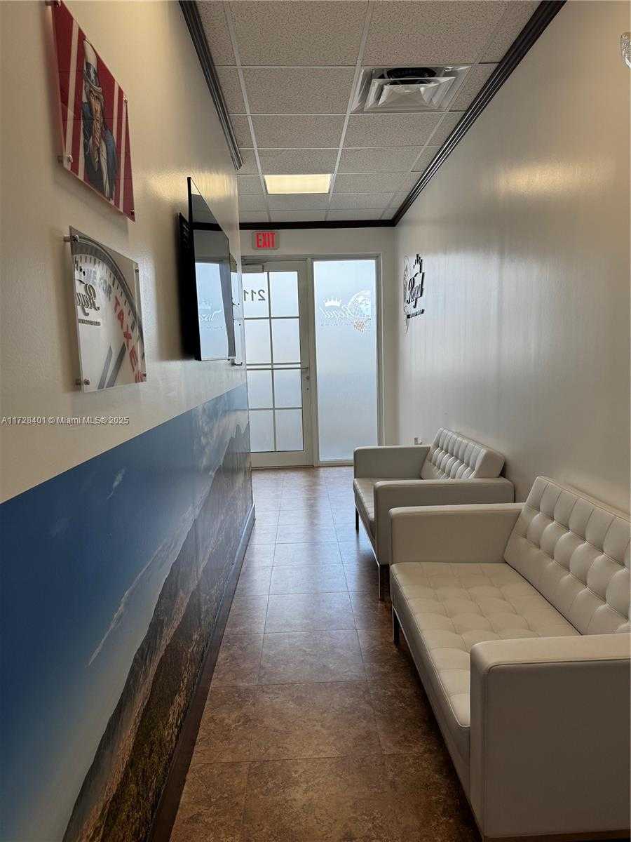 Small Image of Miramar Number 23