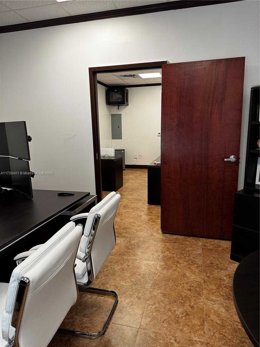 Small Image of Miramar Number 31