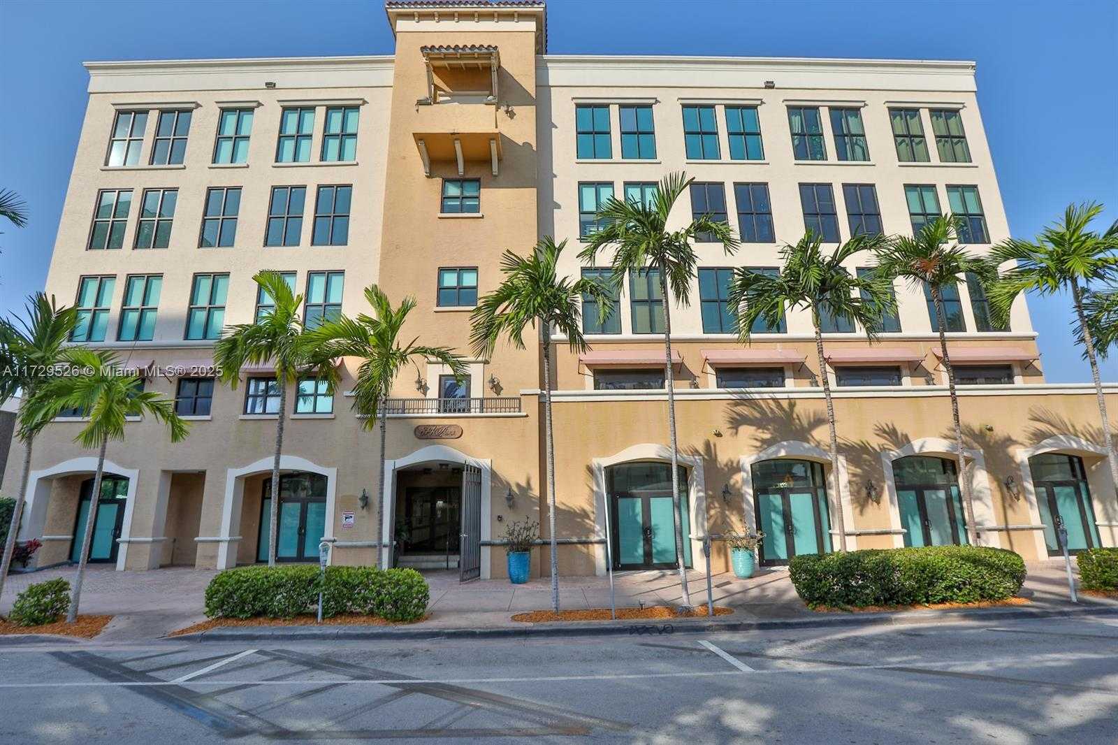 Small Image of 814 PONCE DE LEON BLVD #518, Coral Gables Number 2