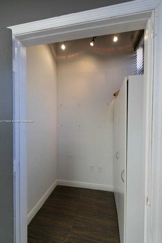Small Image of 814 PONCE DE LEON BLVD #518, Coral Gables Number 8