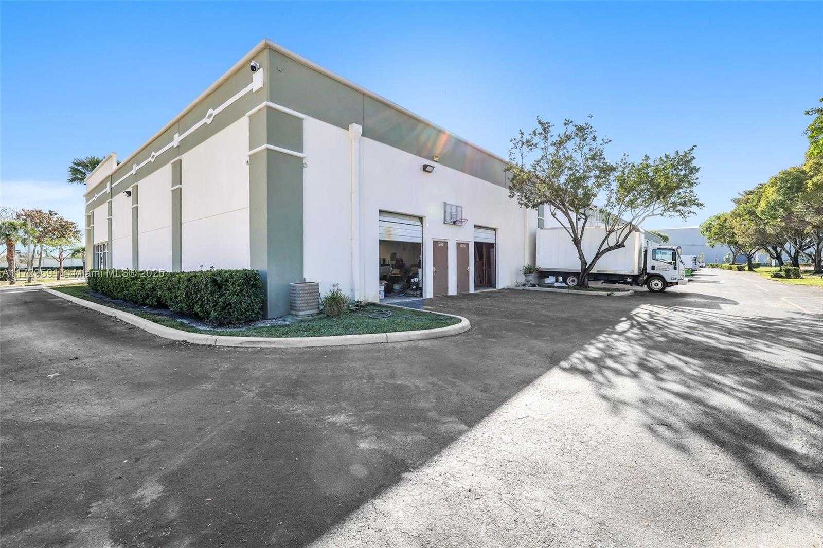 Small Image of 11931 NORTH WEST 37TH ST #J-K, Coral Springs Number 32