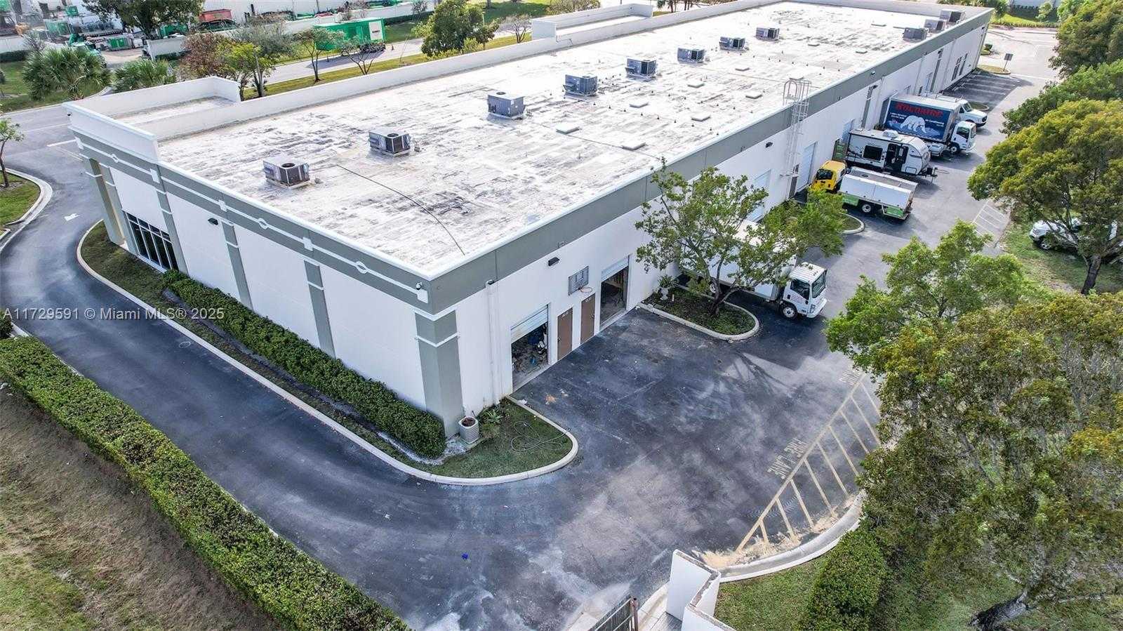 Small Image of 11931 NORTH WEST 37TH ST #J-K, Coral Springs Number 7