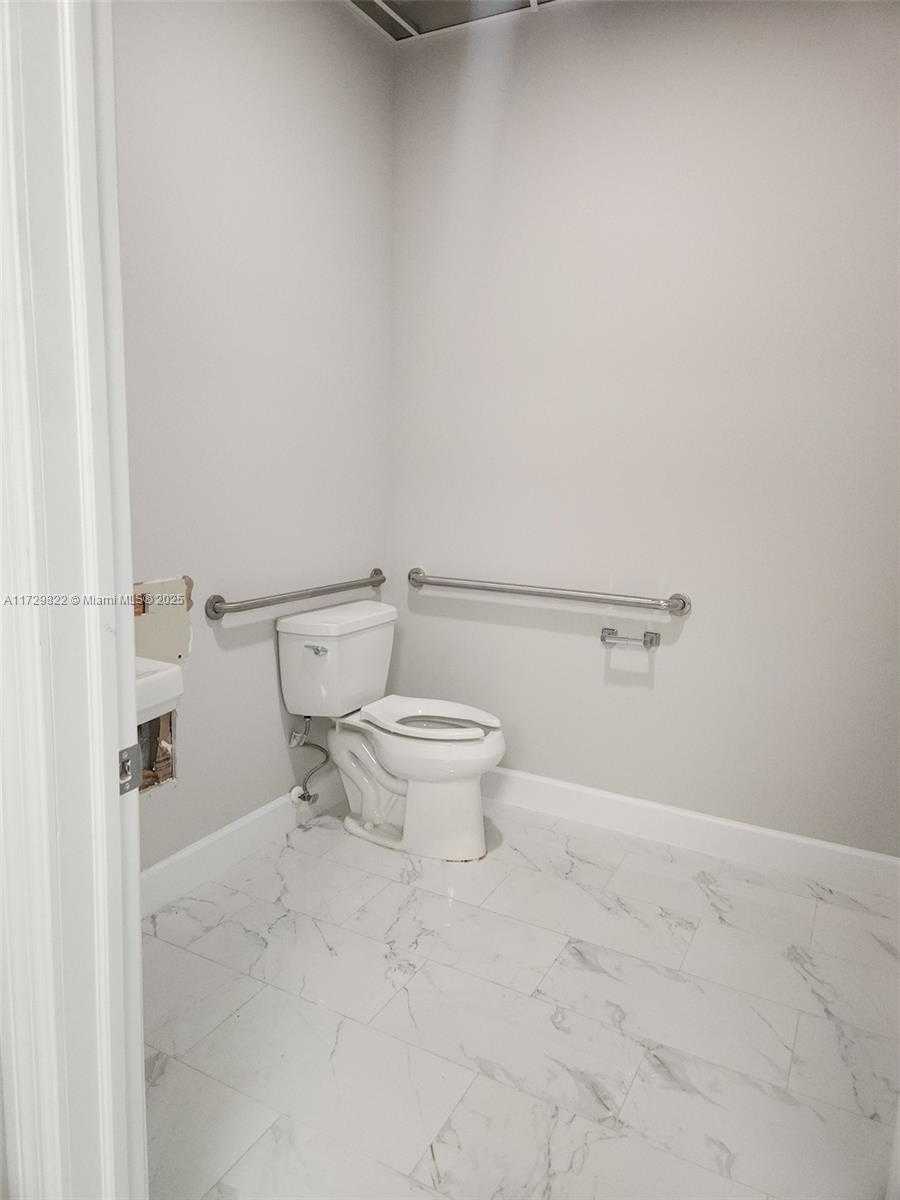 Small Image of 1264 SW California Blvd, Port St. Lucie, FL 34953, USA Number 4