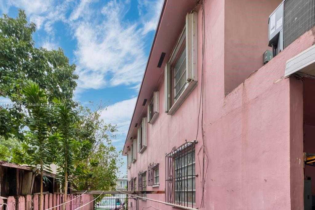 Small Image of 519 NORTH WEST 10TH AVE, Miami Number 17