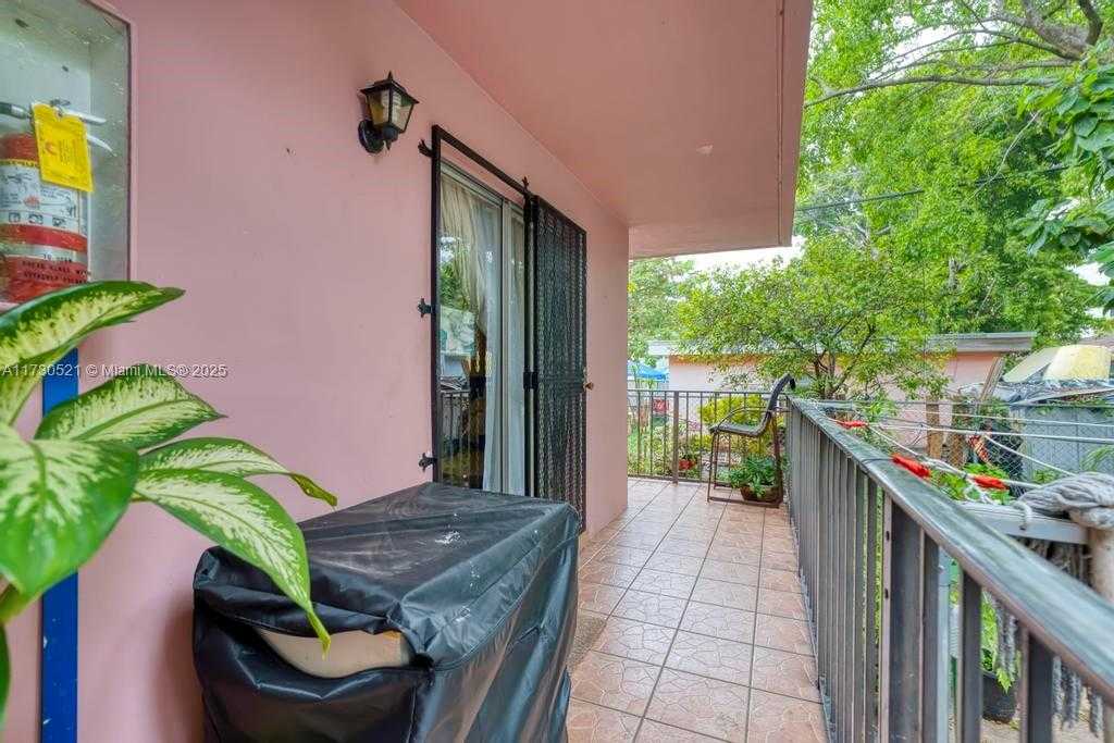 Small Image of 519 NORTH WEST 10TH AVE, Miami Number 2