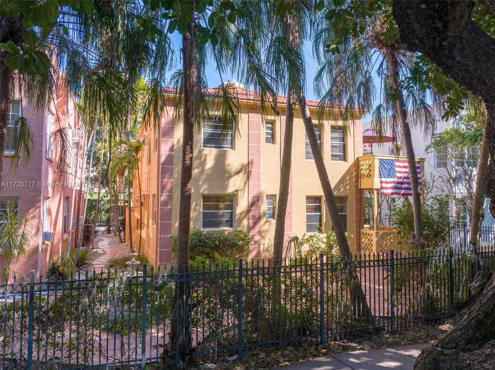 Small Image of 735 MERIDIAN AVE, Miami Beach Number 2
