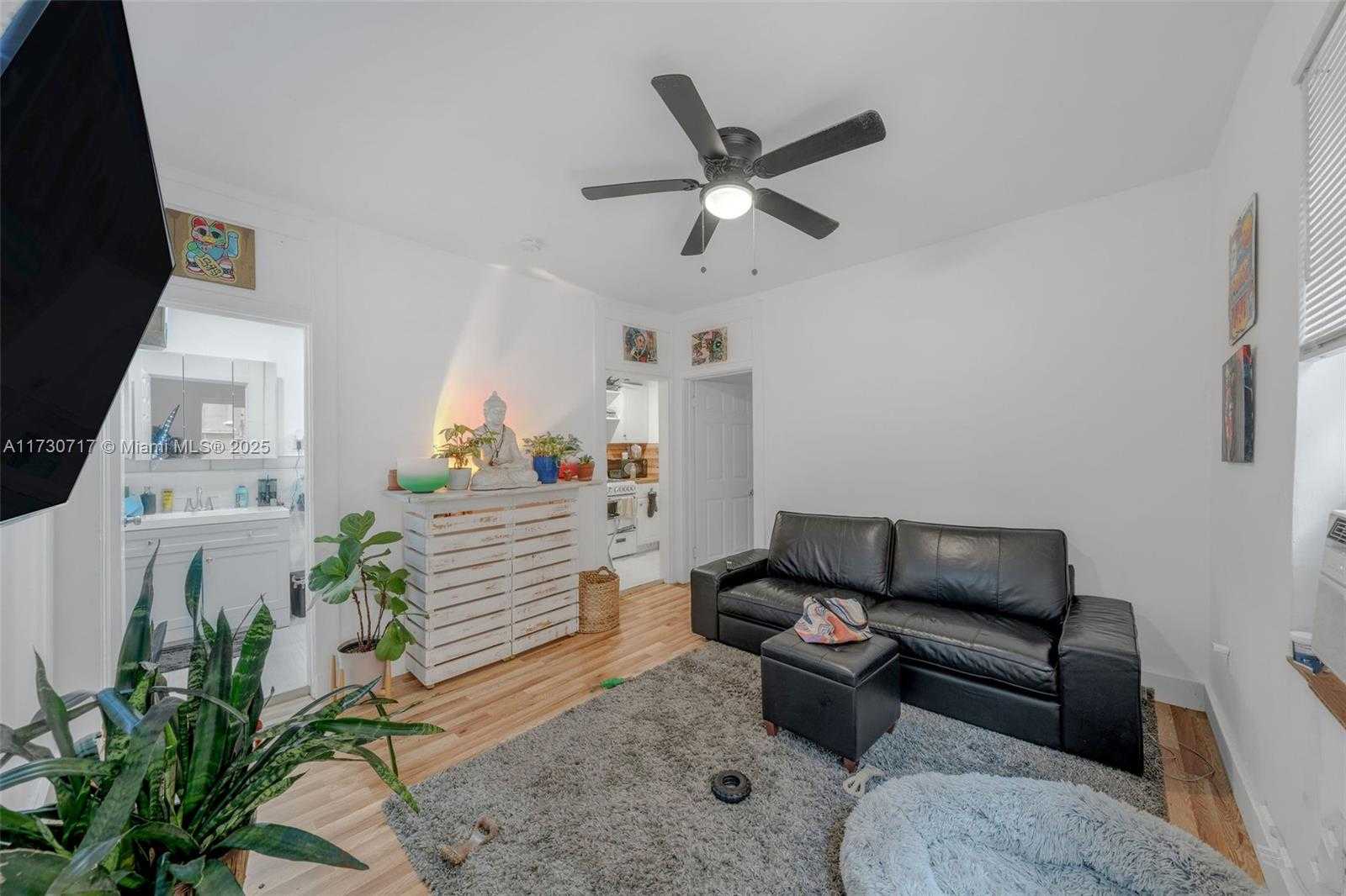 Small Image of 735 MERIDIAN AVE, Miami Beach Number 22