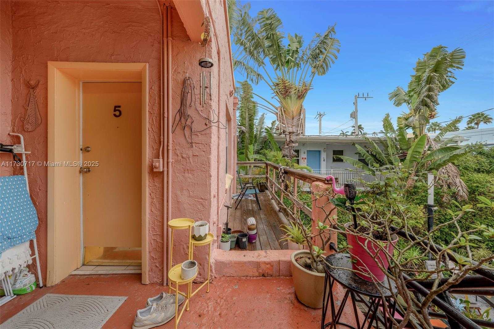 Small Image of 735 MERIDIAN AVE, Miami Beach Number 35