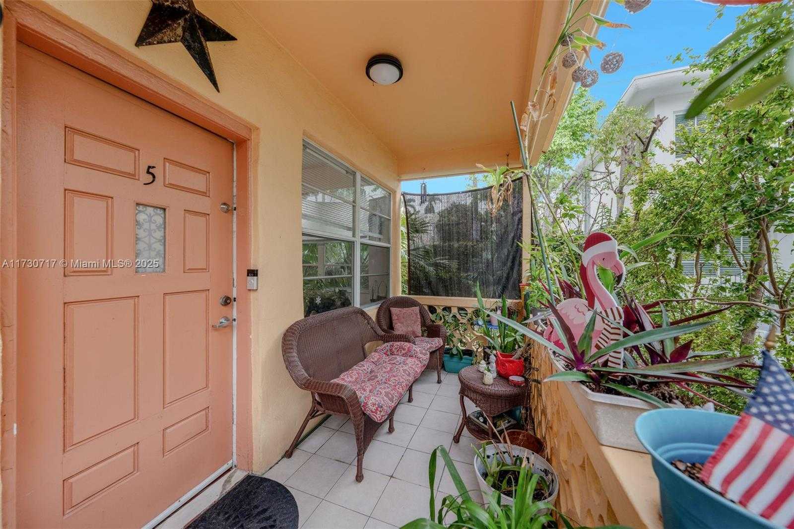 Small Image of 735 MERIDIAN AVE, Miami Beach Number 47