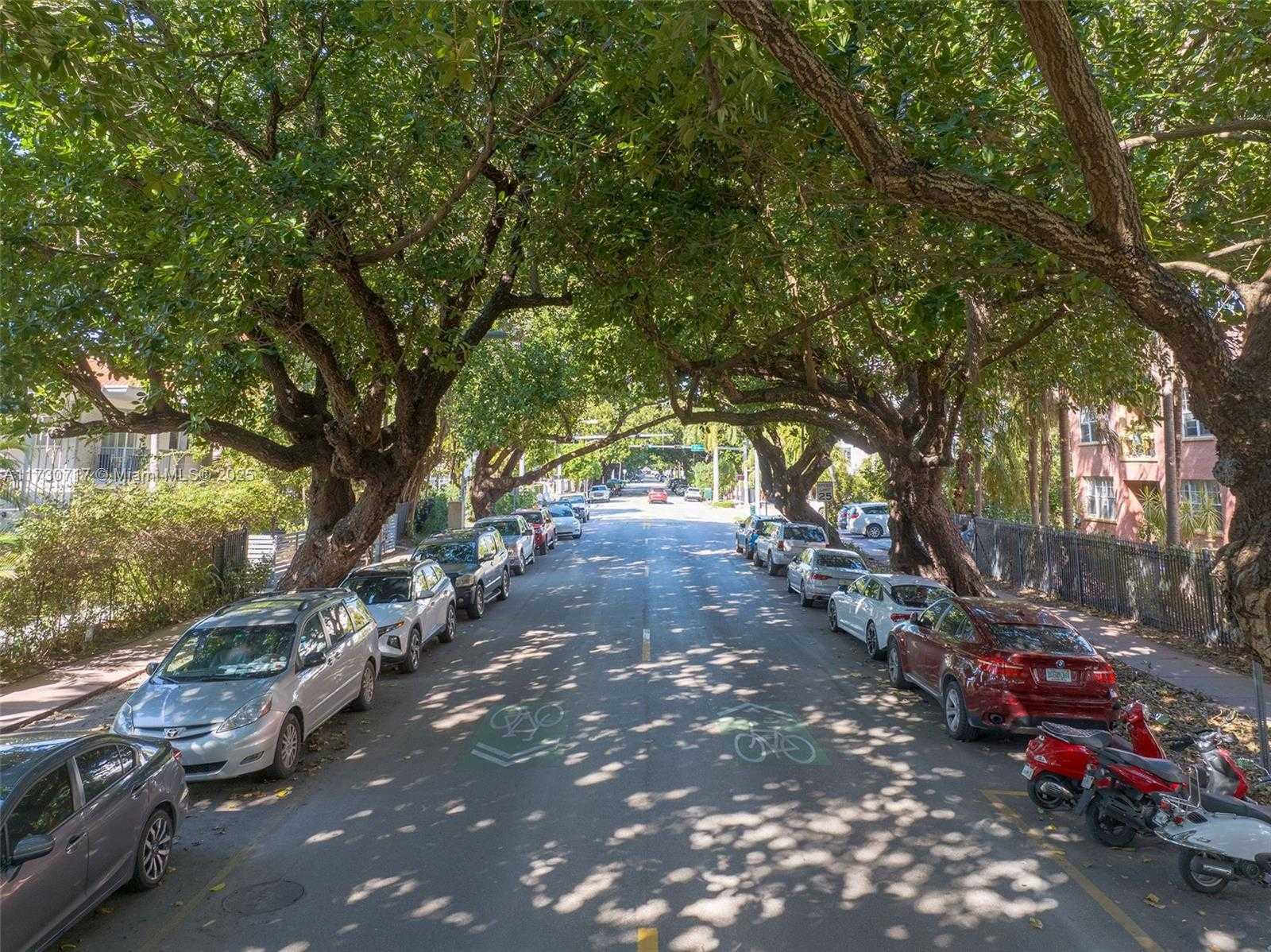 Small Image of 735 MERIDIAN AVE, Miami Beach Number 48