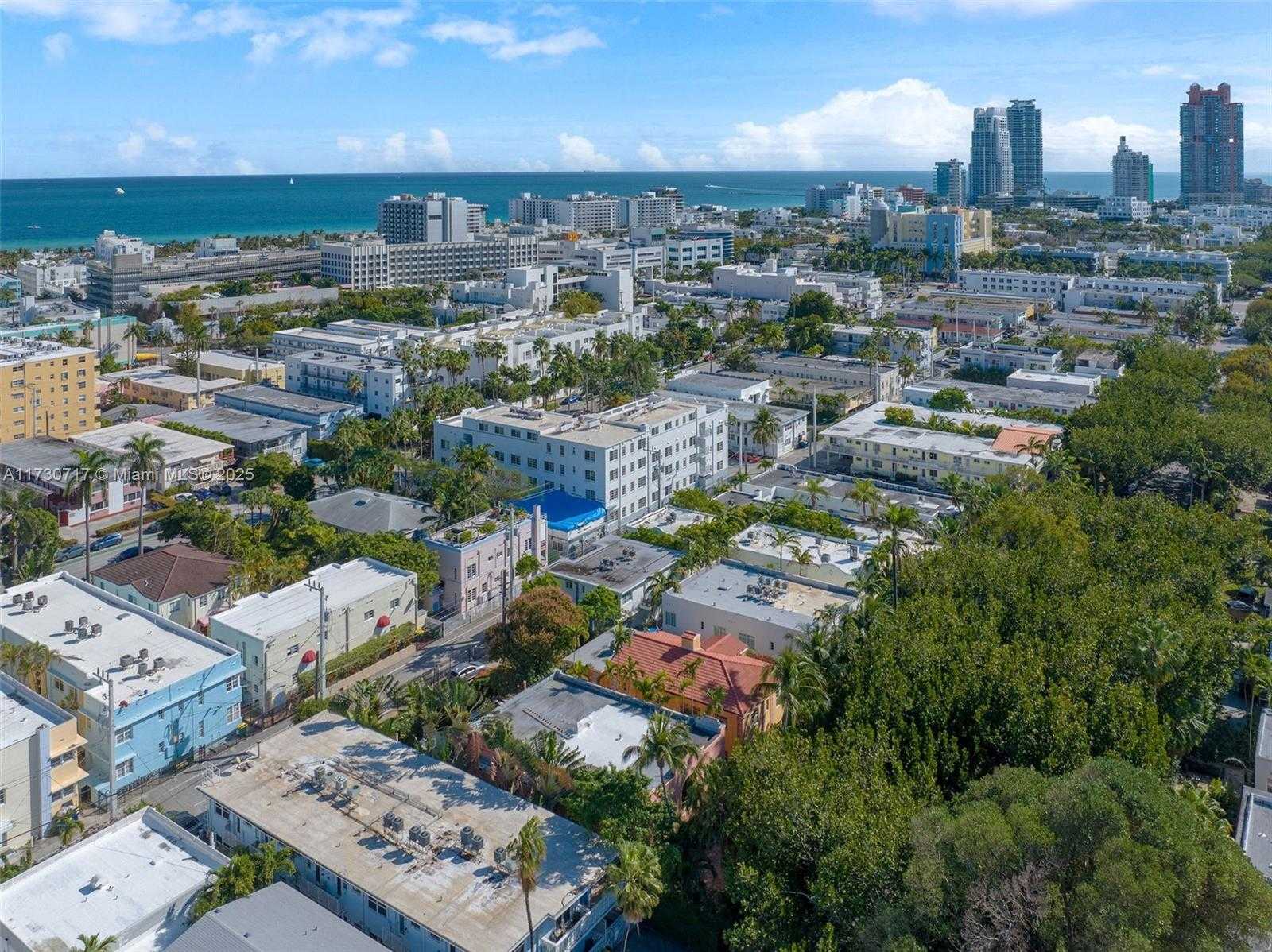Small Image of 735 MERIDIAN AVE, Miami Beach Number 50