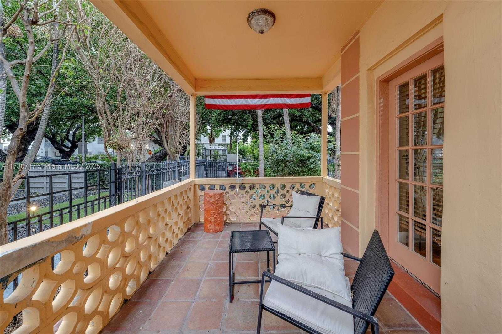 Small Image of 735 MERIDIAN AVE, Miami Beach Number 8