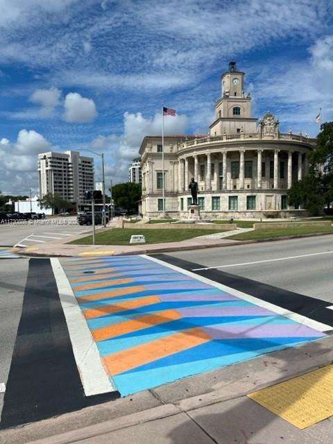 Small Image of 401 CORAL WAY #203, Coral Gables Number 3