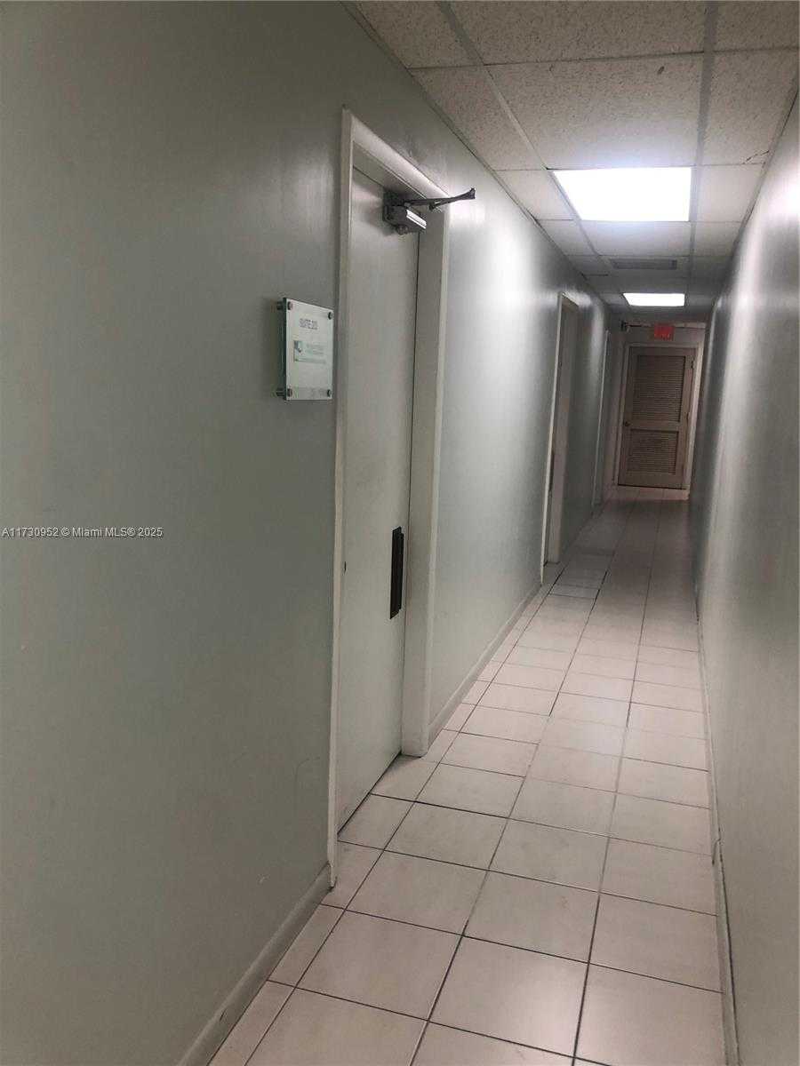 Small Image of 1385 SOUTH WEST 22 #203, Coral Gables Number 3