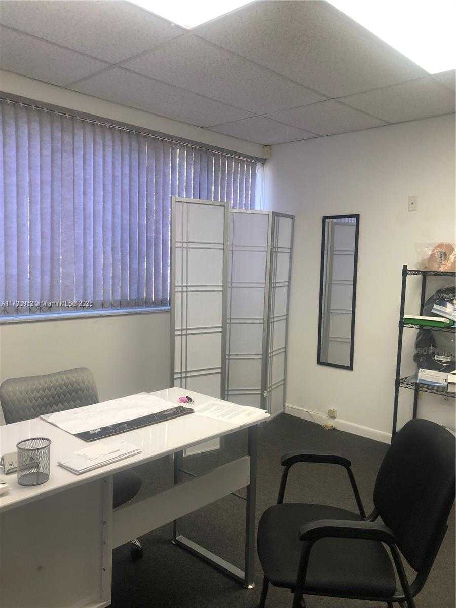 Small Image of 1385 SOUTH WEST 22 #203, Coral Gables Number 4