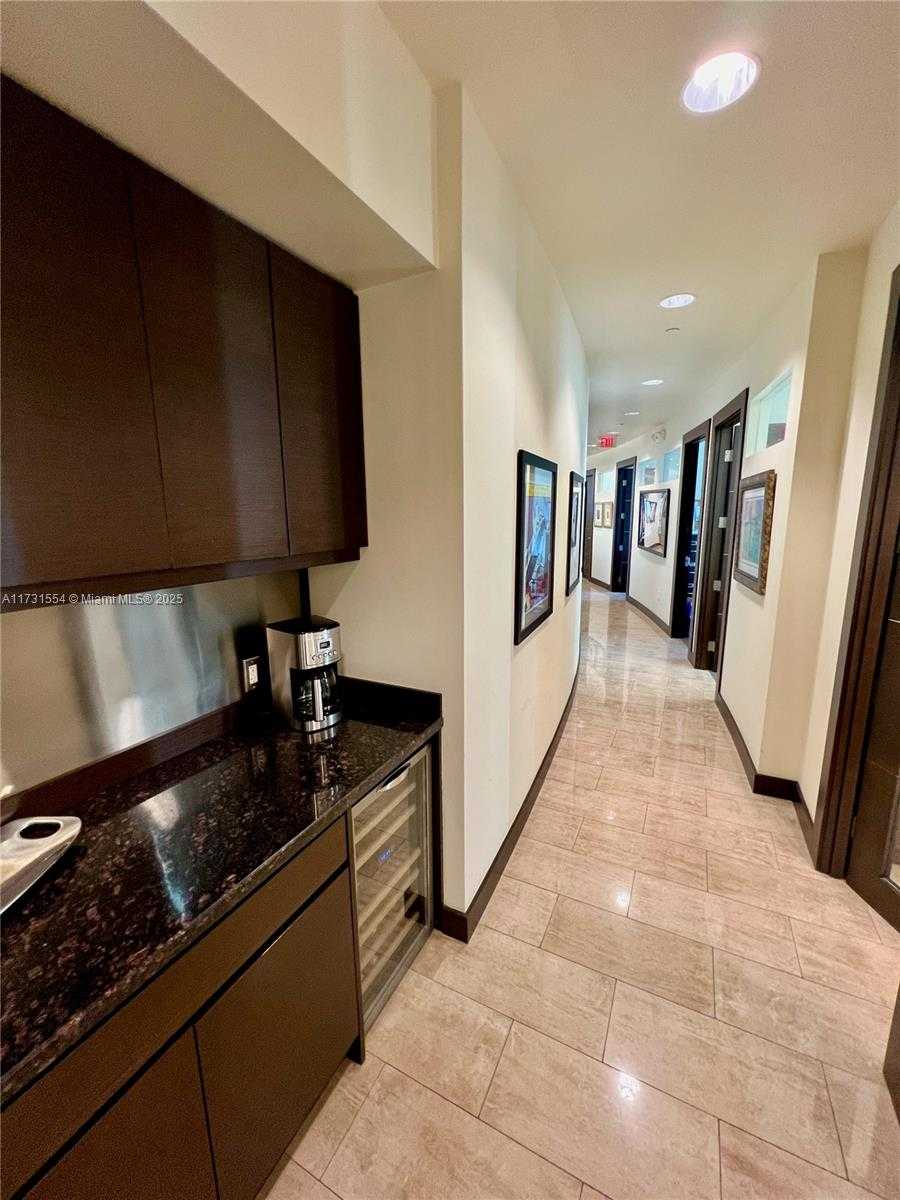 Small Image of 20900 NORTH EAST 30 TH AVE #600, Aventura Number 14