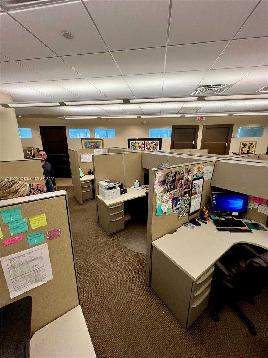 Small Image of 20900 NORTH EAST 30 TH AVE #600, Aventura Number 22