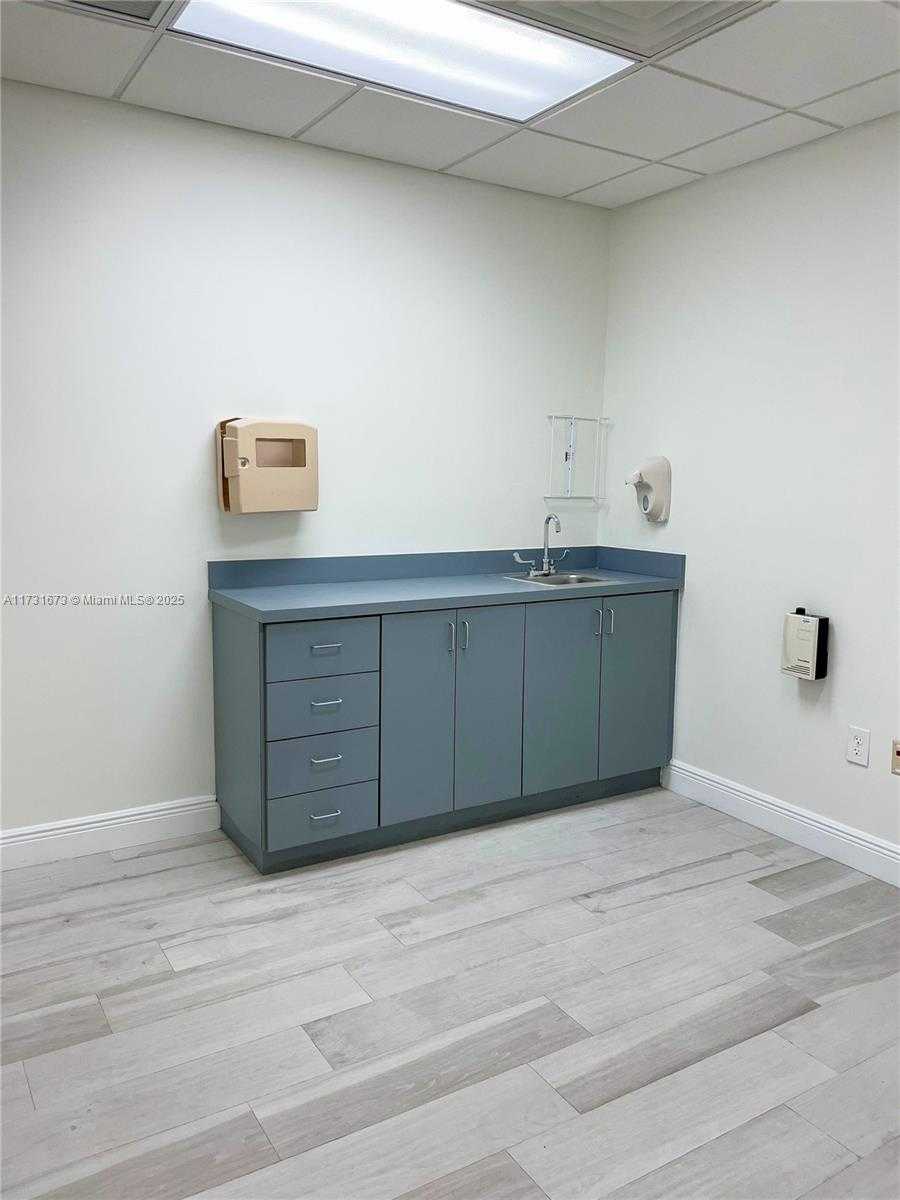Small Image of South Miami Number 4