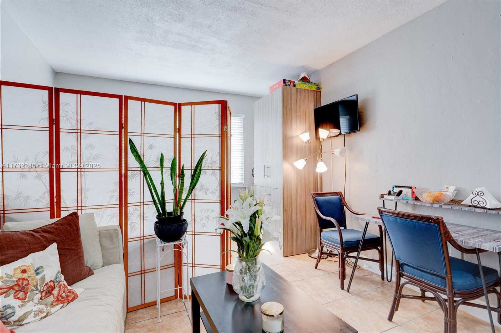 Small Image of 7451 NORTH HARDING AVE, Miami Beach Number 12