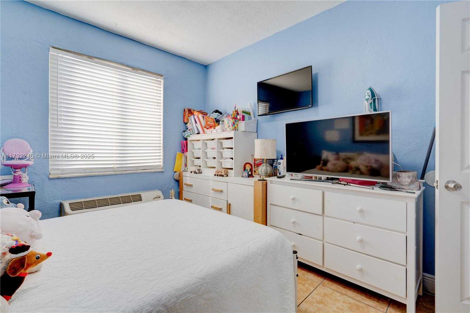 Small Image of 7451 NORTH HARDING AVE, Miami Beach Number 23