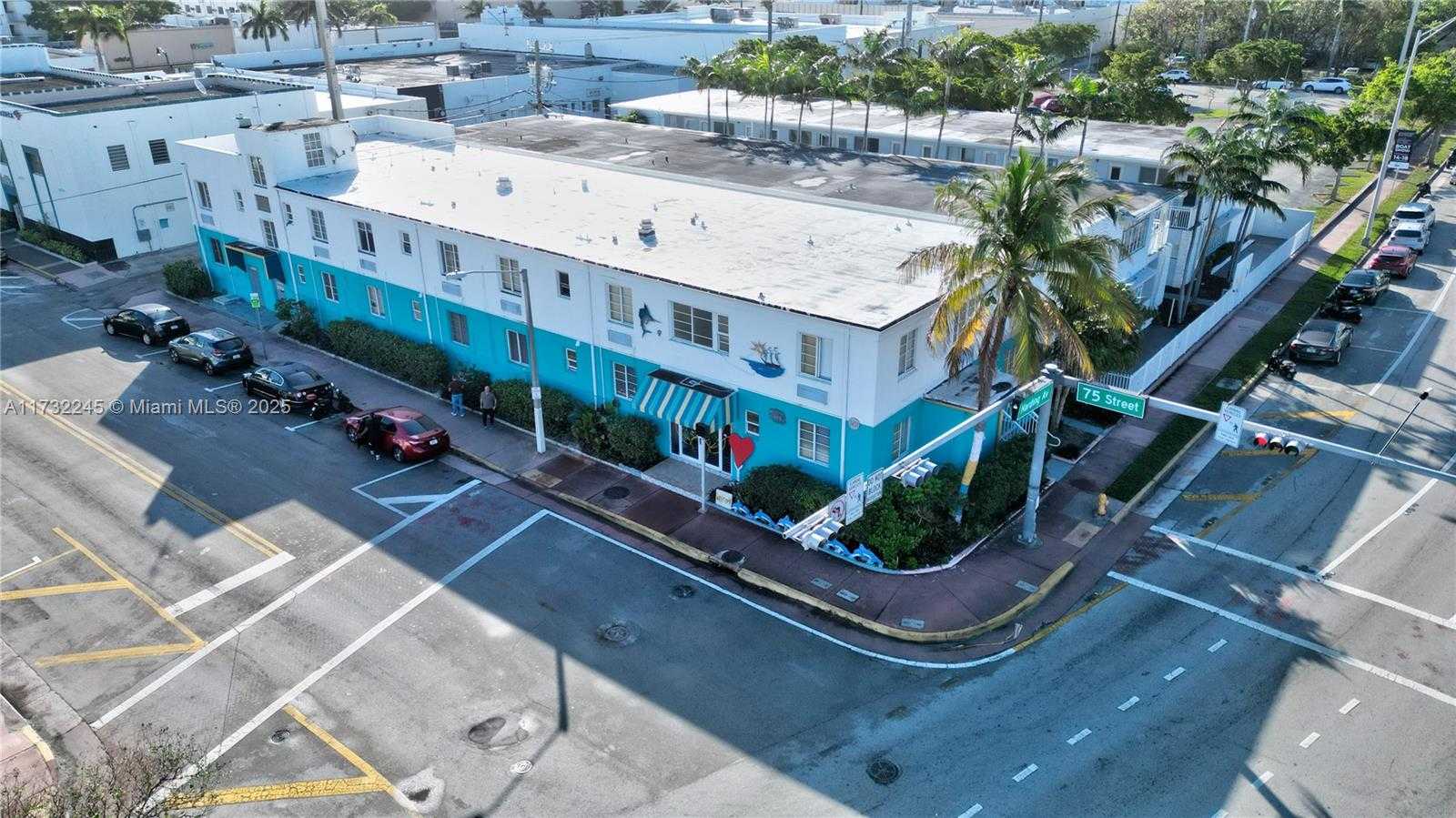 Small Image of 7451 NORTH HARDING AVE, Miami Beach Number 42