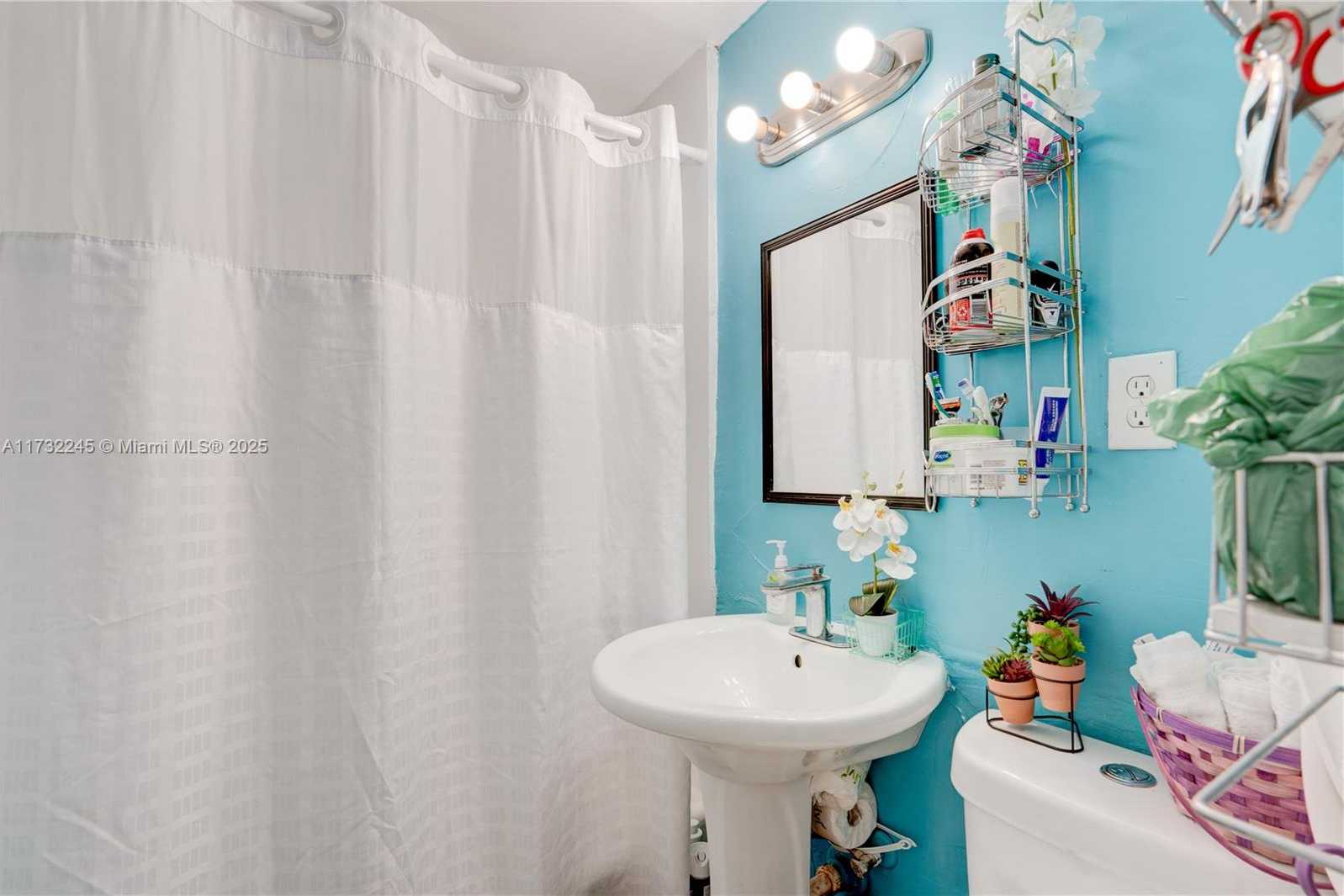 Small Image of 7451 NORTH HARDING AVE, Miami Beach Number 5