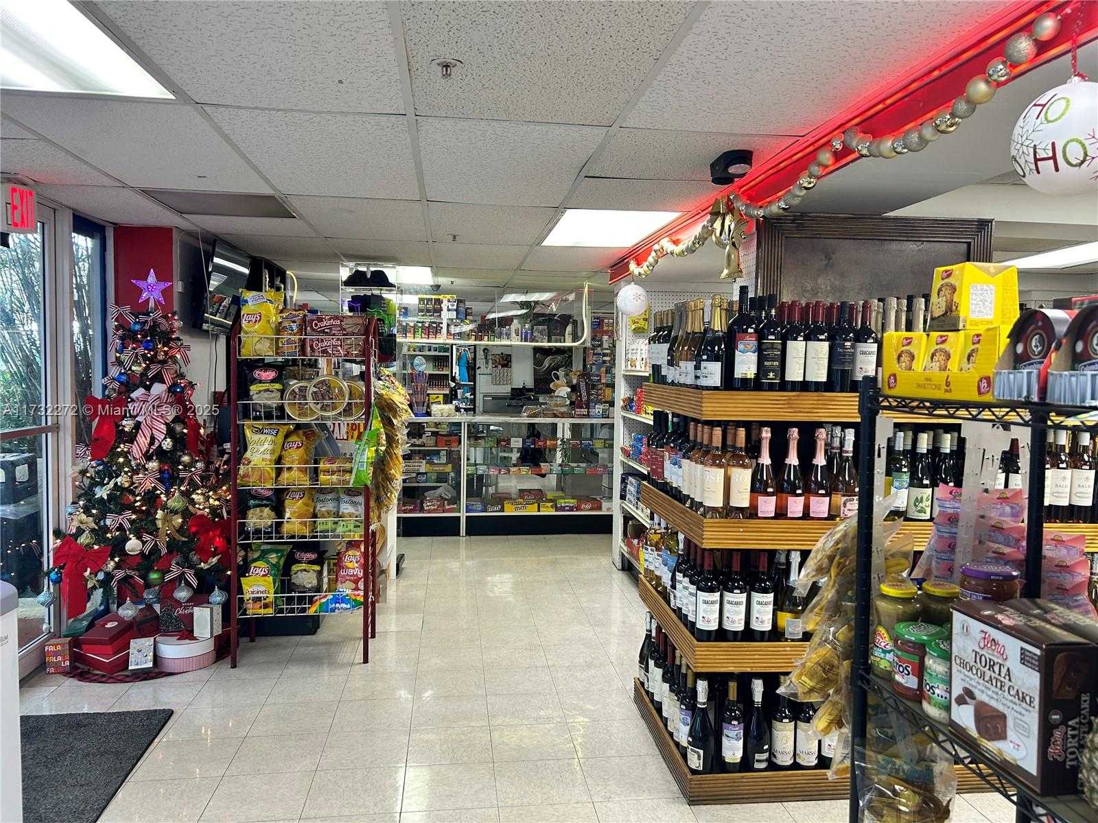 Small Image of 7601 EAST TREASURE DR #CU-18, North Bay Village Number 12