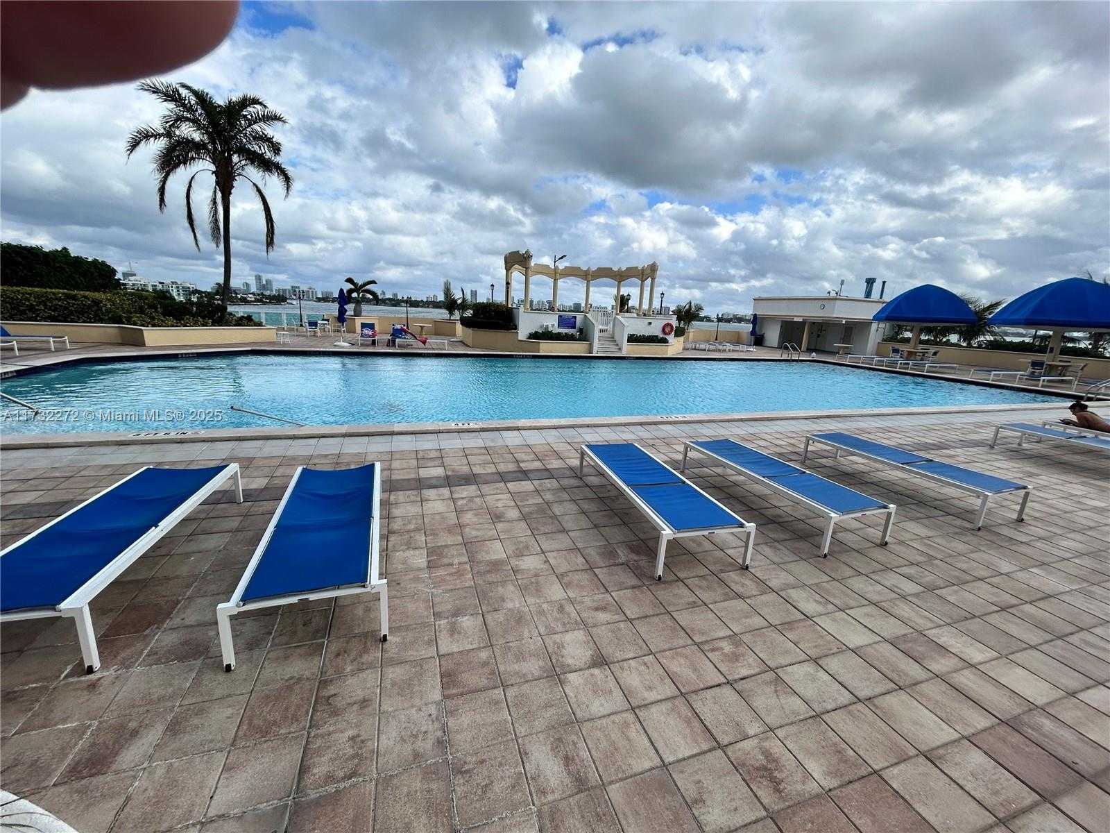 Small Image of 7601 EAST TREASURE DR #CU-18, North Bay Village Number 16