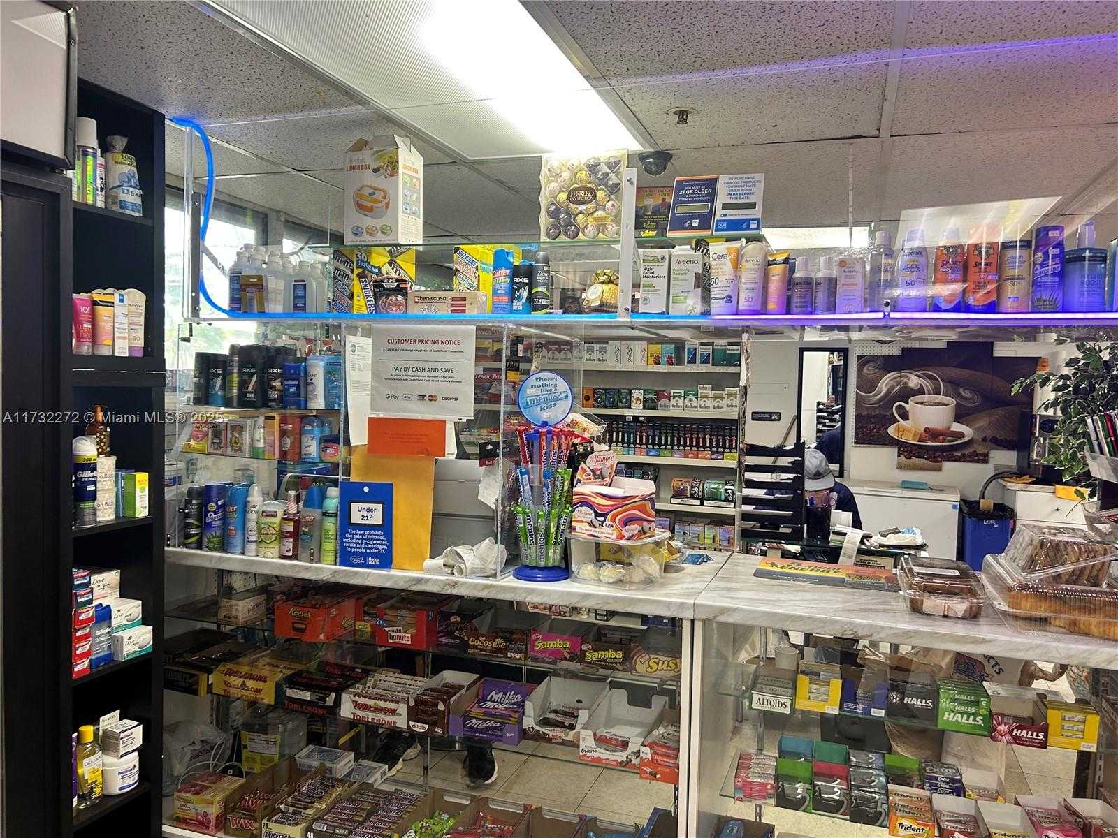 Small Image of 7601 EAST TREASURE DR #CU-18, North Bay Village Number 31