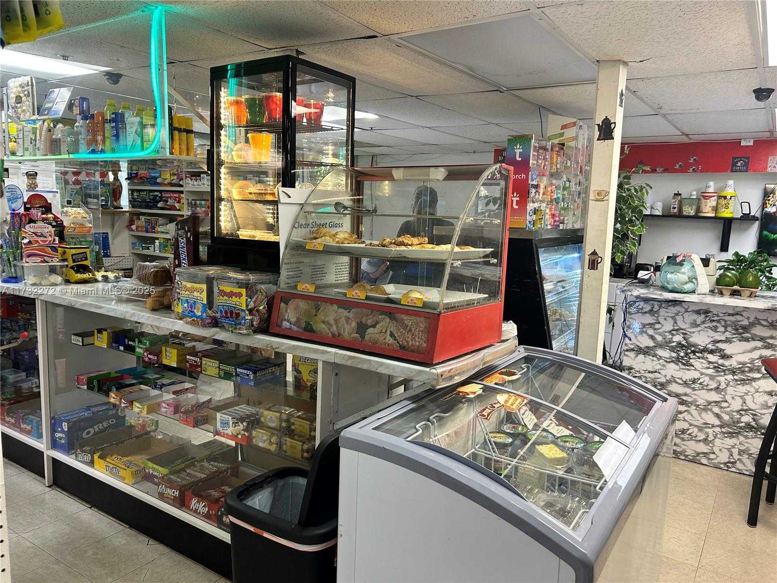 Small Image of 7601 EAST TREASURE DR #CU-18, North Bay Village Number 37