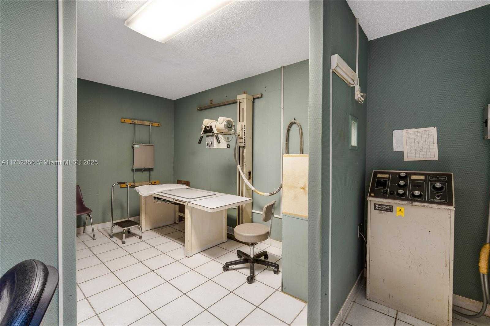 Small Image of 9950 SOUTH WEST 40TH ST, Miami Number 14