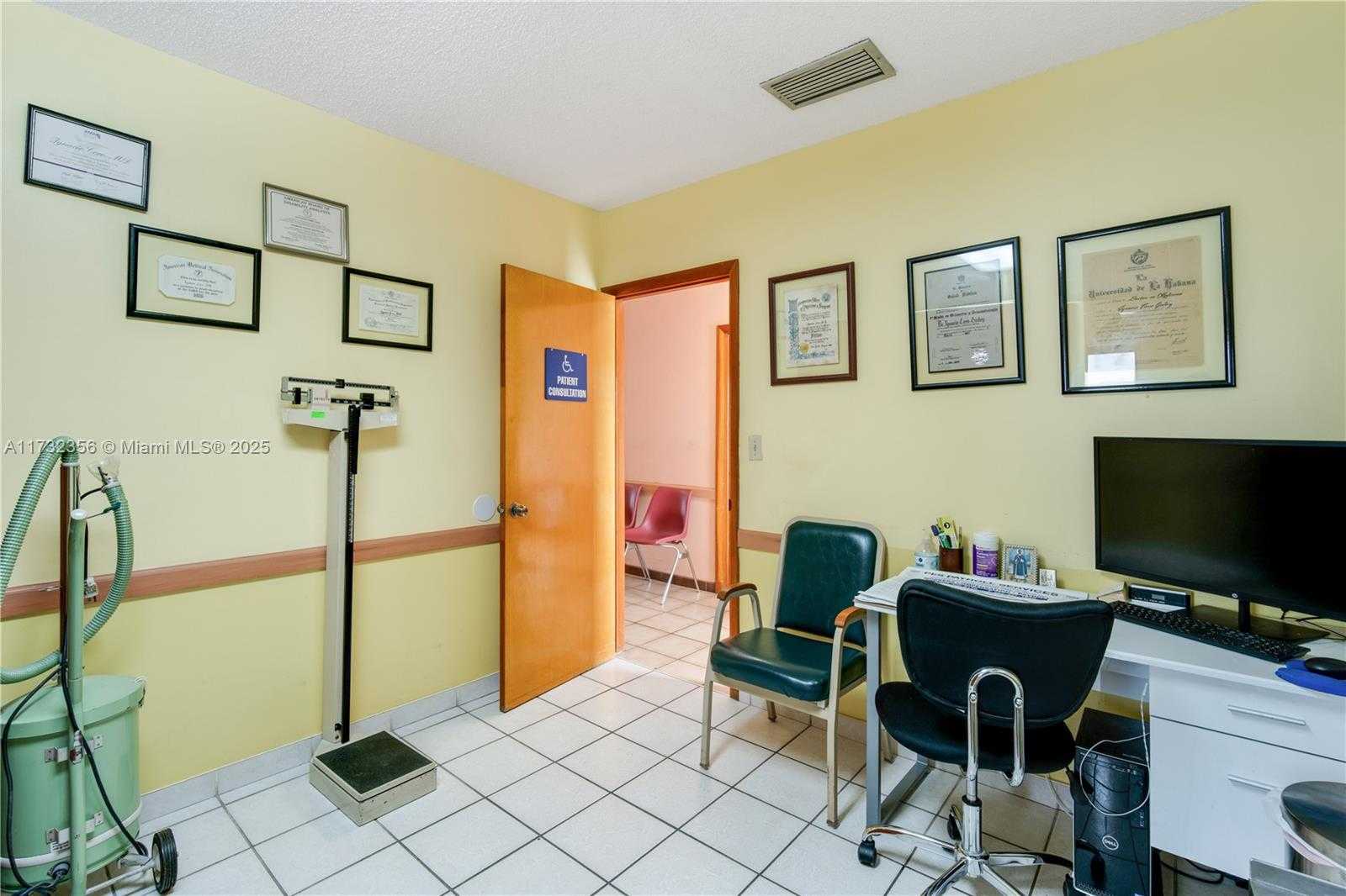 Small Image of 9950 SOUTH WEST 40TH ST, Miami Number 15