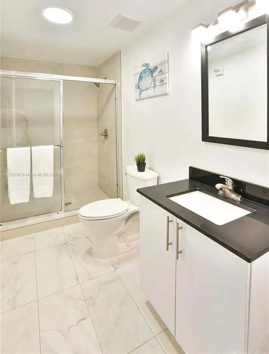 Small Image of 7610 Harding Ave, Miami Beach, FL 33141, USA Number 17