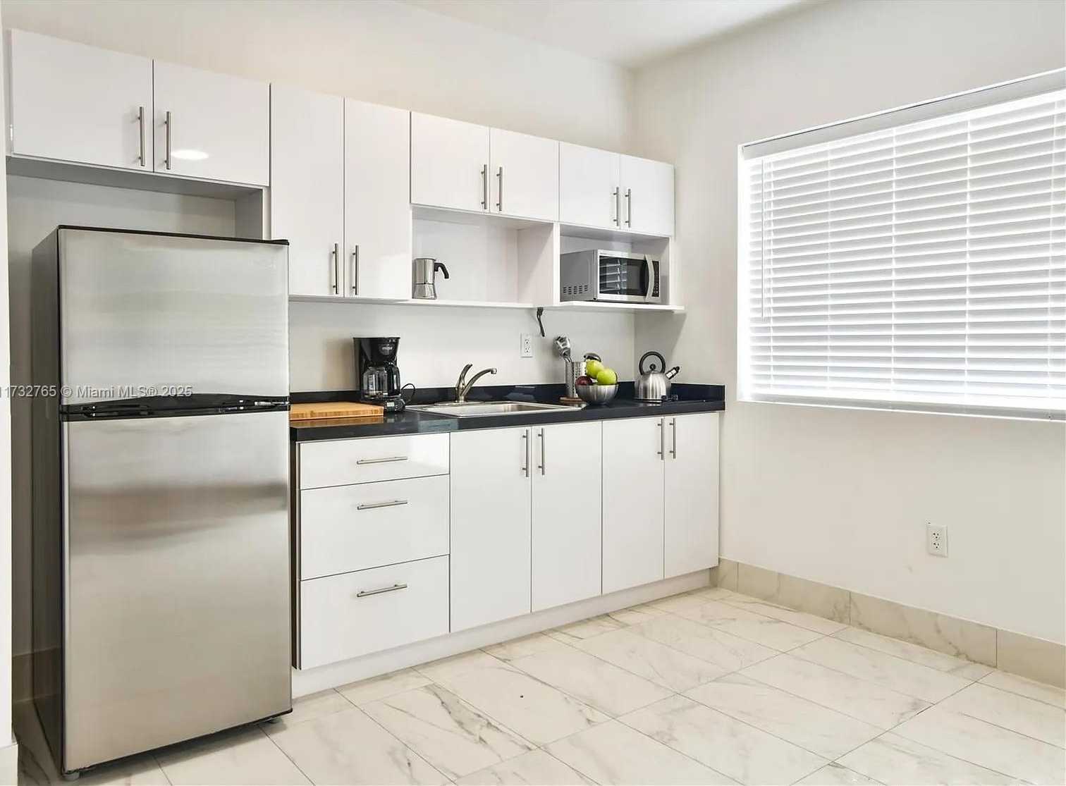 Small Image of 7610 Harding Ave, Miami Beach, FL 33141, USA Number 18