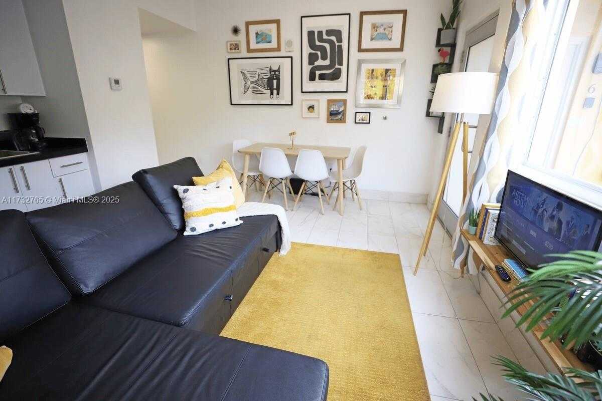 Small Image of 7610 Harding Ave, Miami Beach, FL 33141, USA Number 19