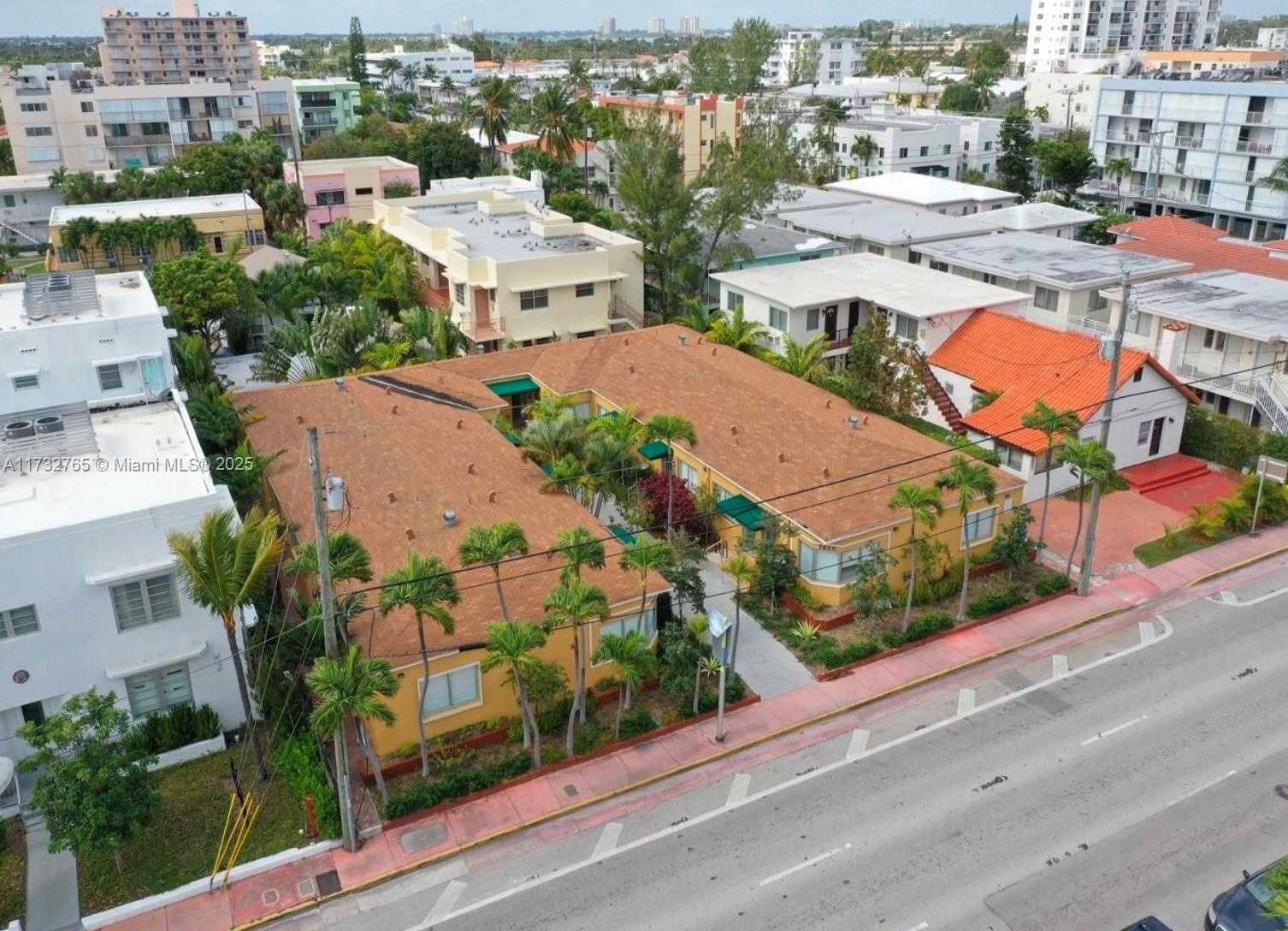 Small Image of 7610 Harding Ave, Miami Beach, FL 33141, USA Number 21