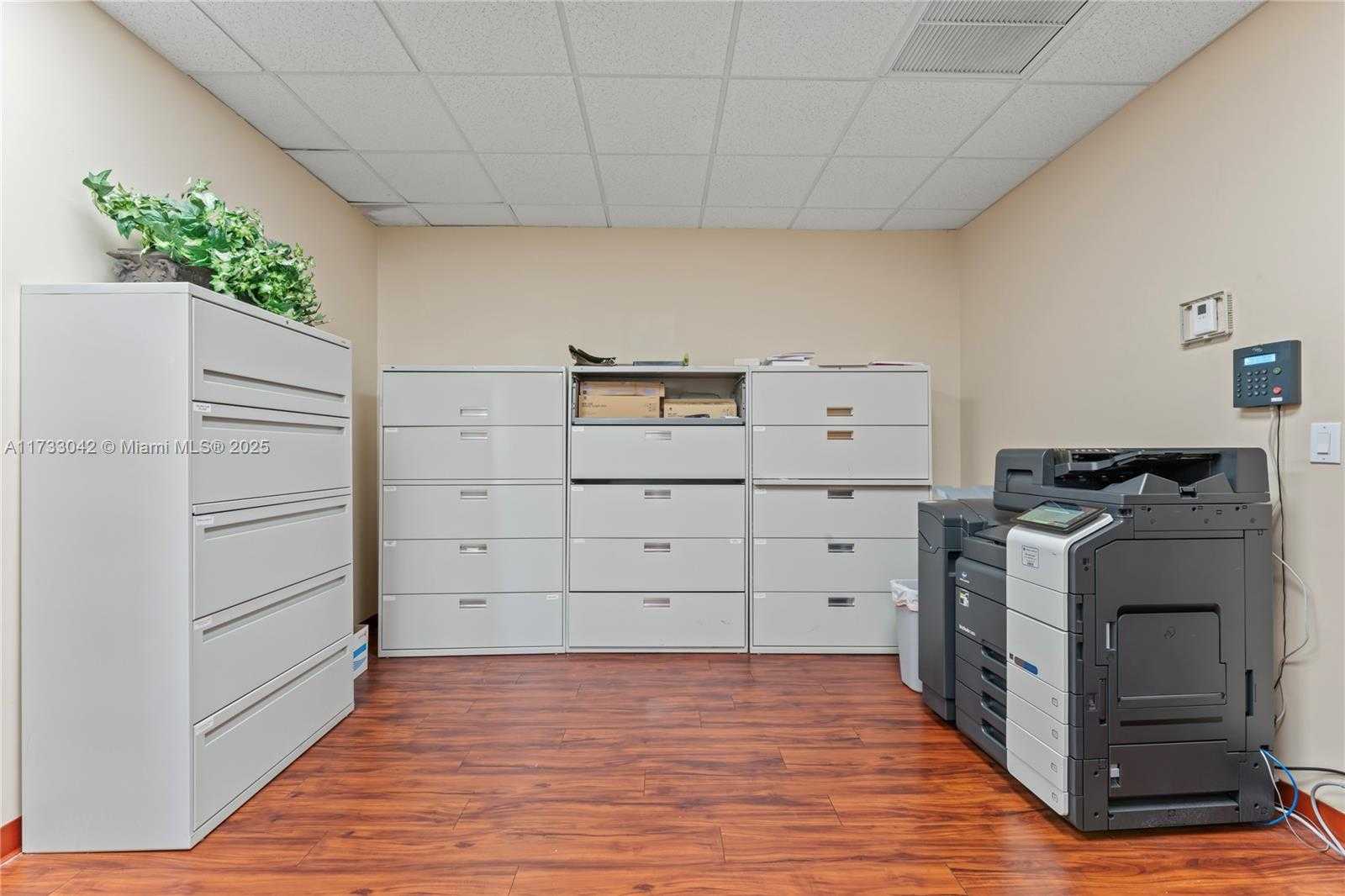 Small Image of 13250 SOUTH WEST 135TH AVE, Miami Number 37