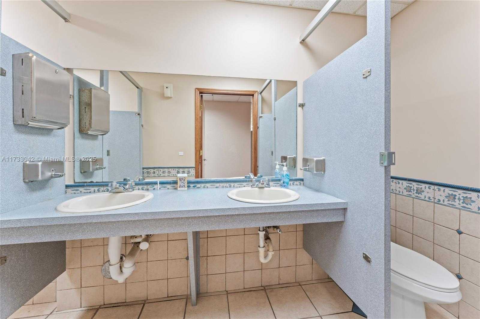 Small Image of 13250 SOUTH WEST 135TH AVE, Miami Number 47