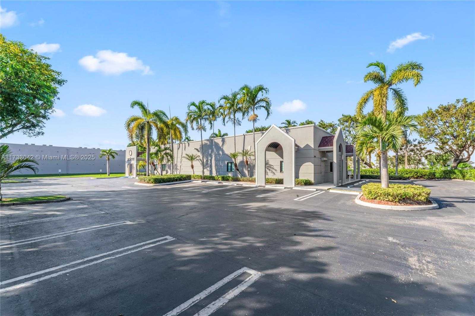 Small Image of 13250 SOUTH WEST 135TH AVE, Miami Number 70