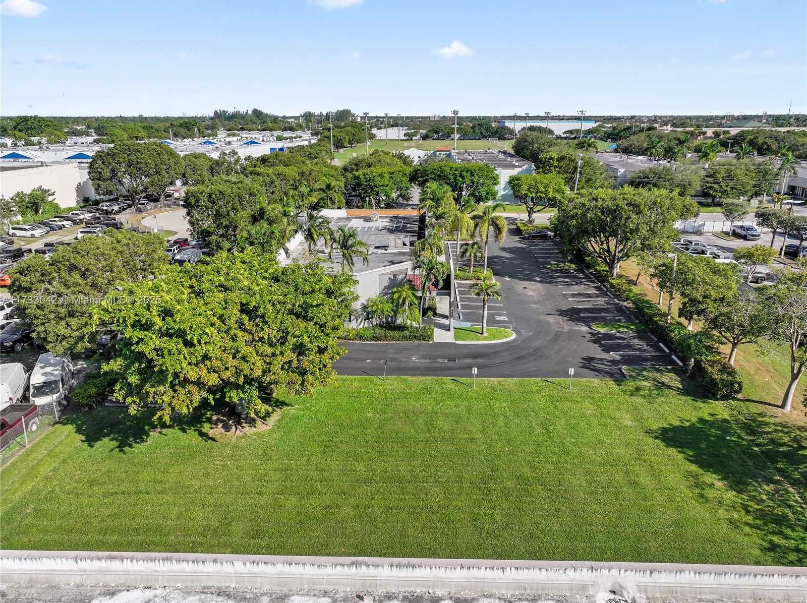 Small Image of 13250 SOUTH WEST 135TH AVE, Miami Number 79