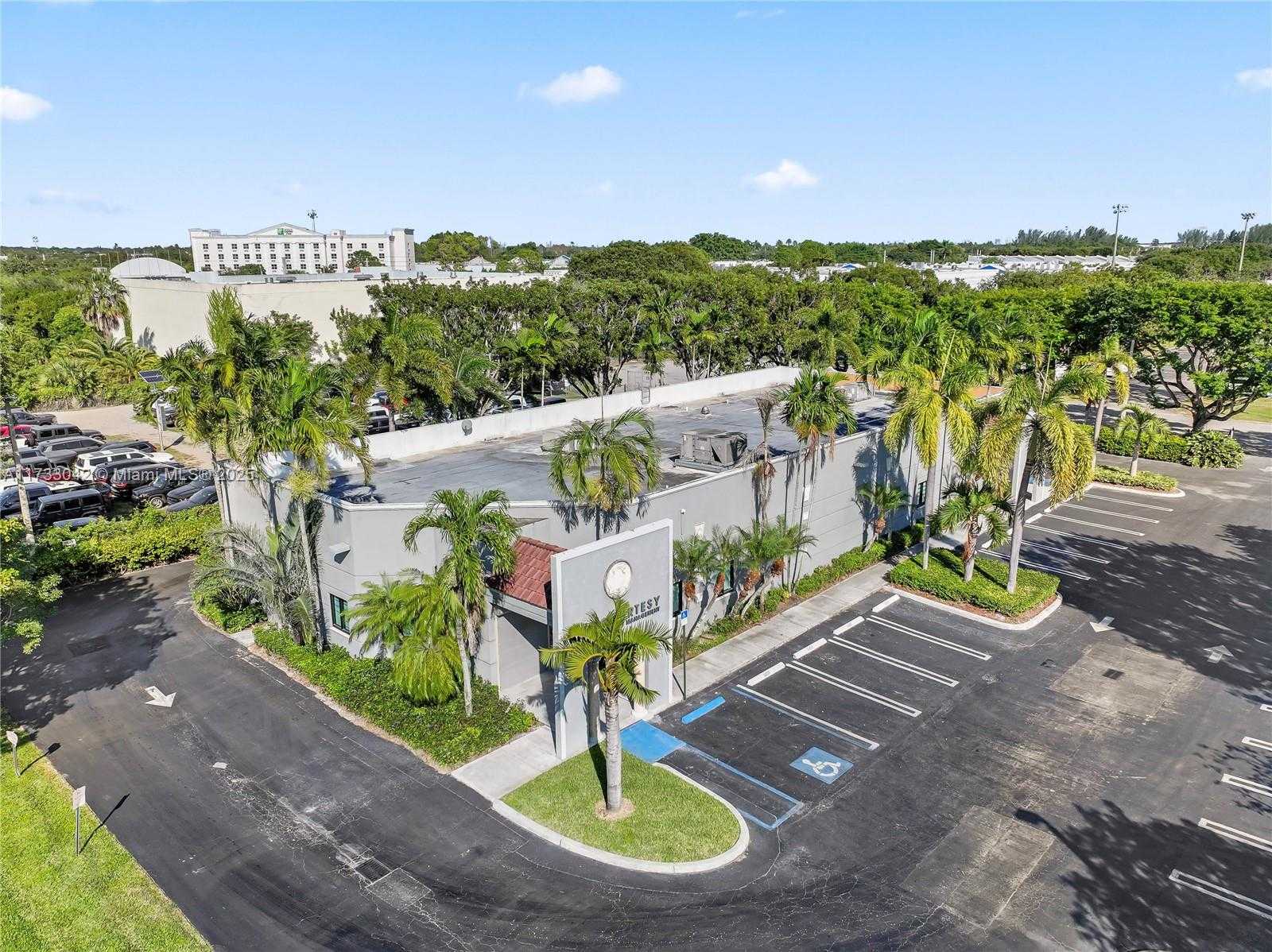 Small Image of 13250 SOUTH WEST 135TH AVE, Miami Number 81
