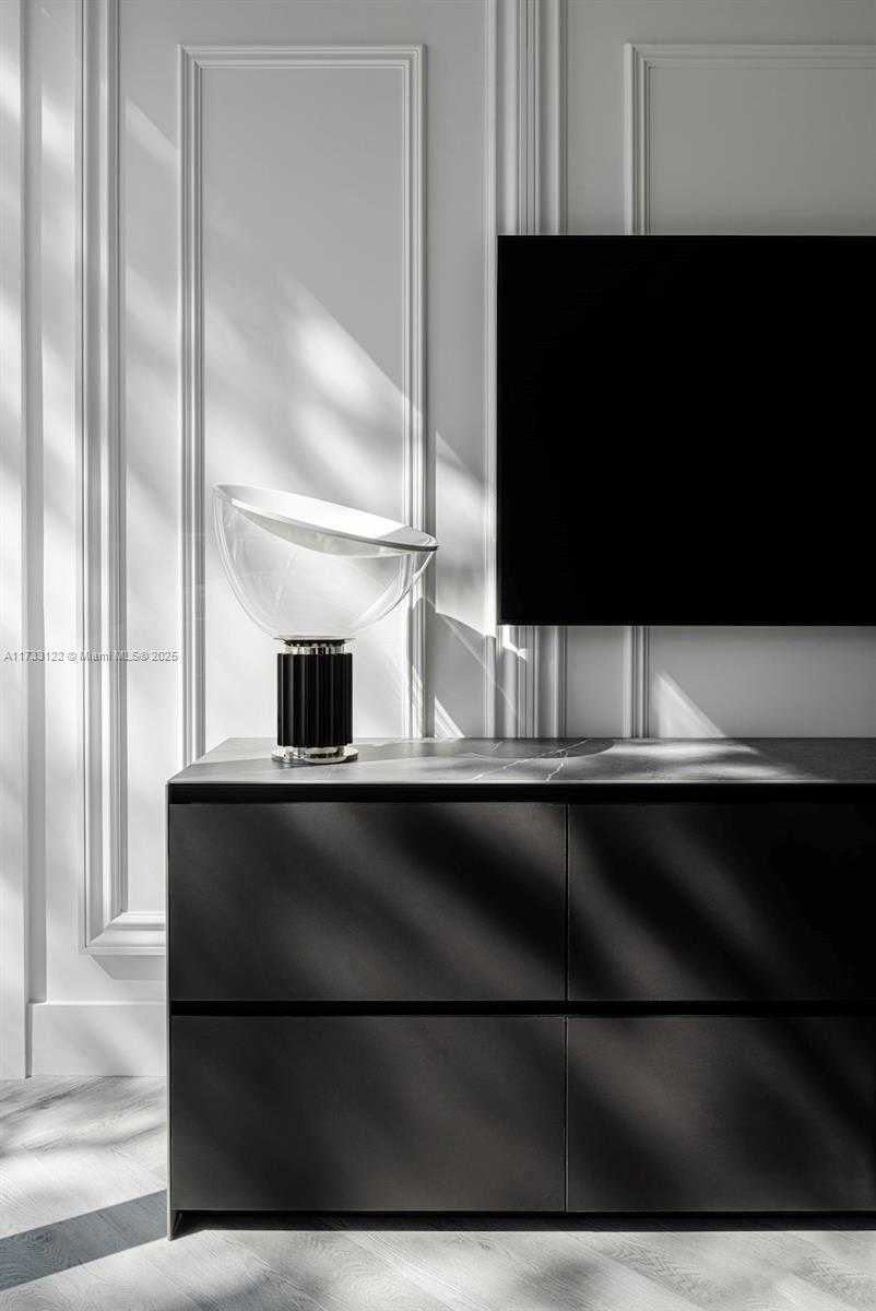 Small Image of 3900 BISCAYNE BLVD #R13, Miami Number 5