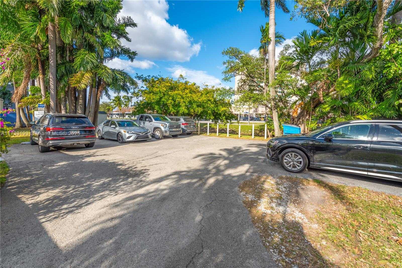 Small Image of 1571 NORTH WEST 13TH CT, Miami Number 17