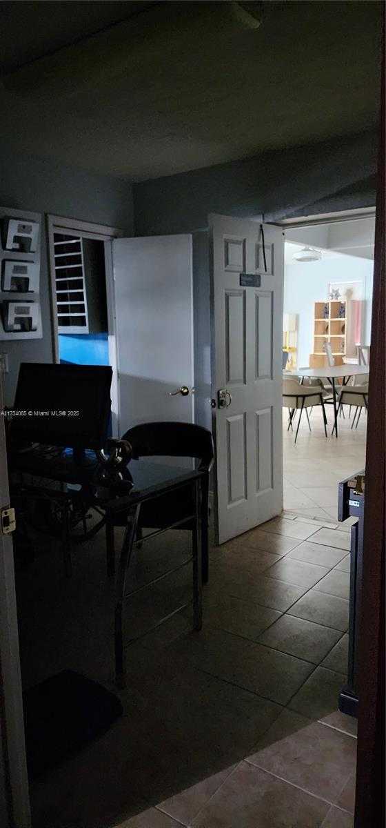 Small Image of 6966 TAFT ST #1, Hollywood Number 31